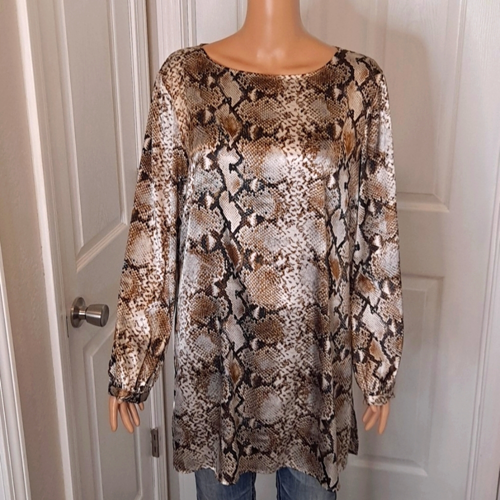 Chico's Silky Satin Crewneck Long Sleeve Tunic Snakeskin Print Blouse